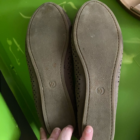 Universal Threads Flats - Picture 6 of 6